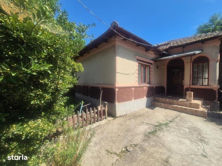 Spațiu comercial, în 23 August