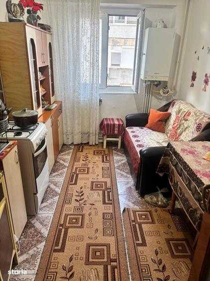Apartament cu 4 camere decomandat în Obor