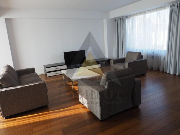 Apartament cu 3 camere decomandat, mobilat în Kiseleff