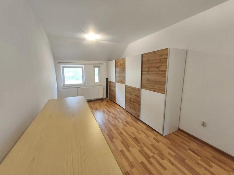 Casă cu 7 camere cu Teren 370 Mp în Chișoda