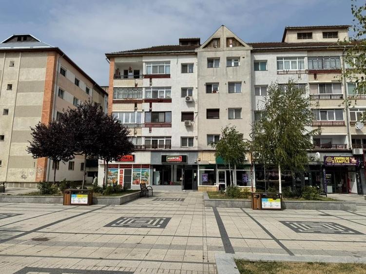 Spațiu comercial, de 60 mp, în Central