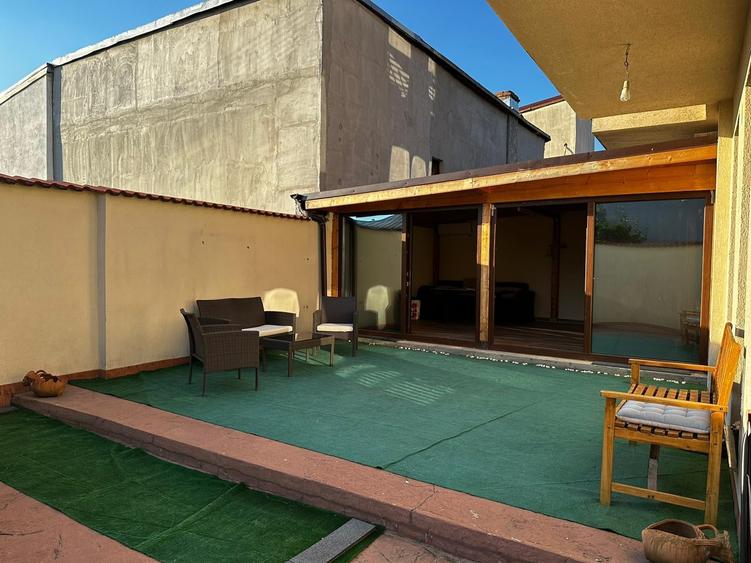 Apartament cu 3 camere semidecomandat în Chitila