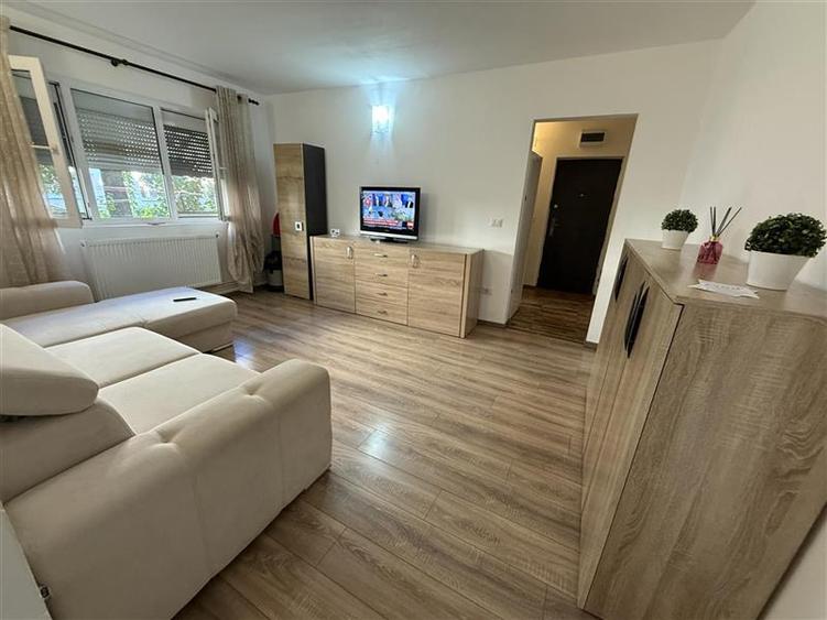 Apartament cu 2 camere nedecomandat în Republicii
