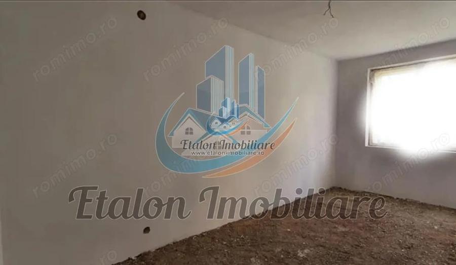 Apartament cu 3 camere decomandat în Calea Romanului