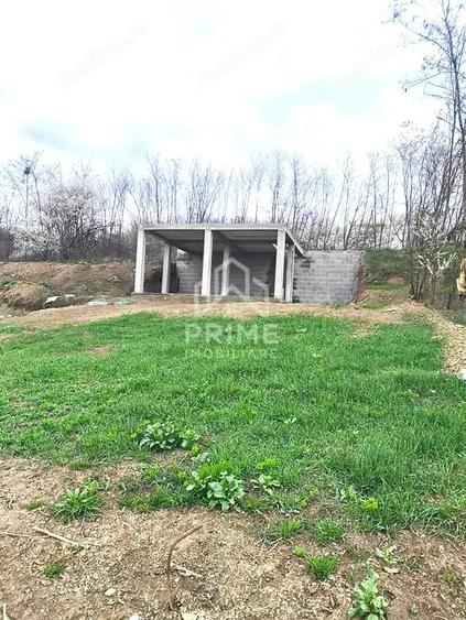 Teren de 324 mp, în Teiu