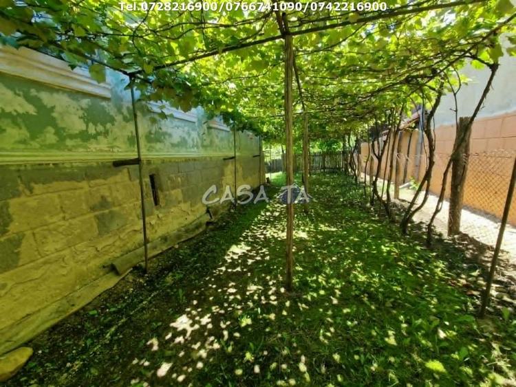 Casă individuală cu 3 camere cu Teren 913 Mp în Central
