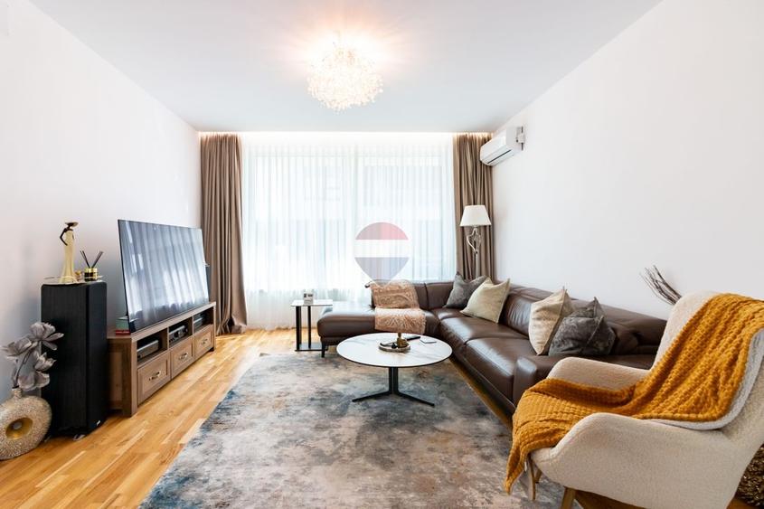 Casă individuală cu 5 camere cu Teren 452 Mp în Corbeanca