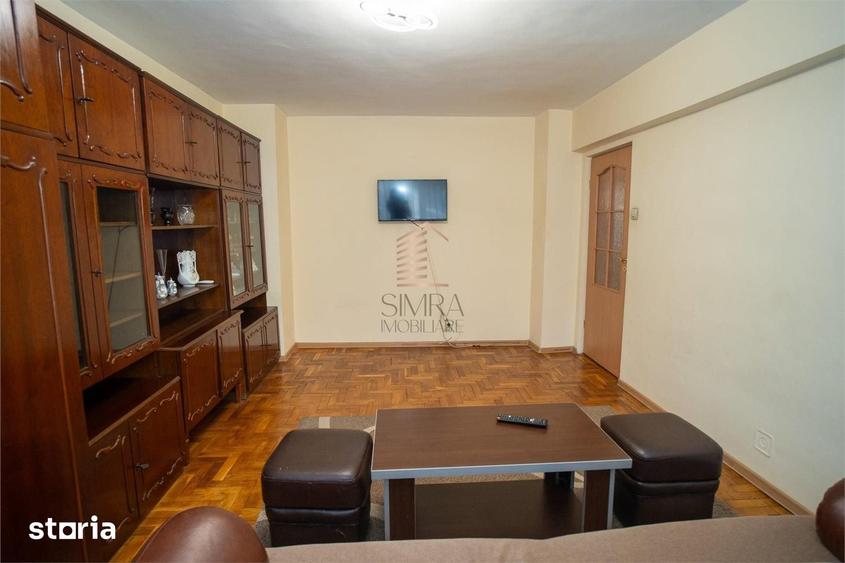 Apartament cu 3 camere decomandat în Decebal