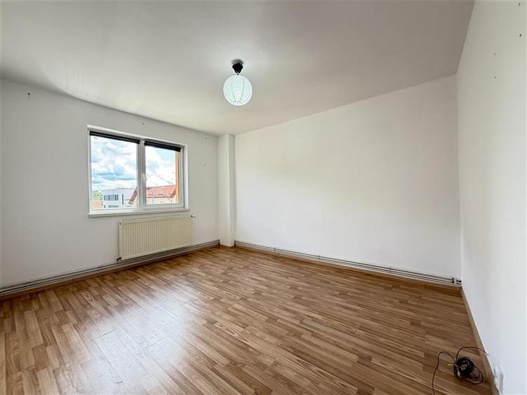 Apartament cu 2 camere decomandat în Griviței