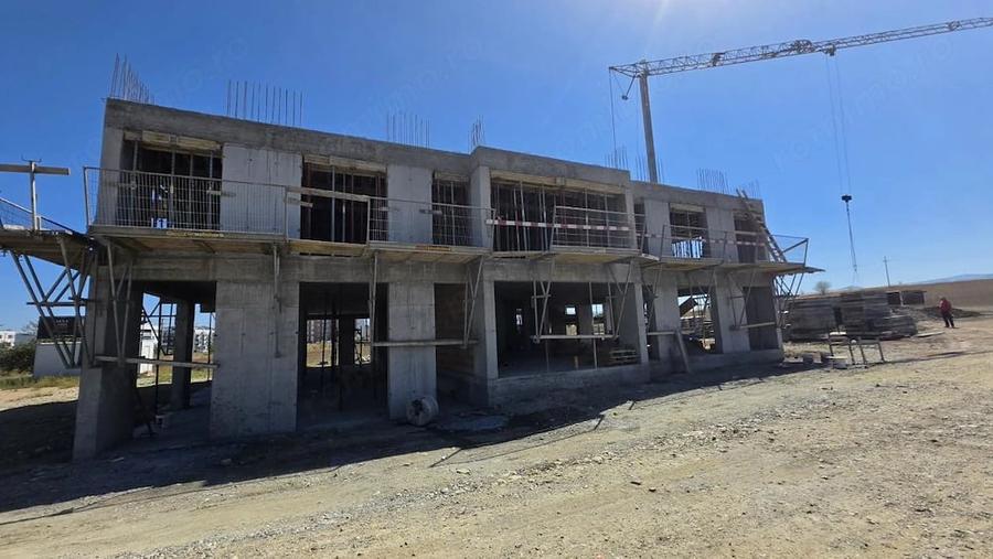 Apartament cu 4 camere decomandat în Central