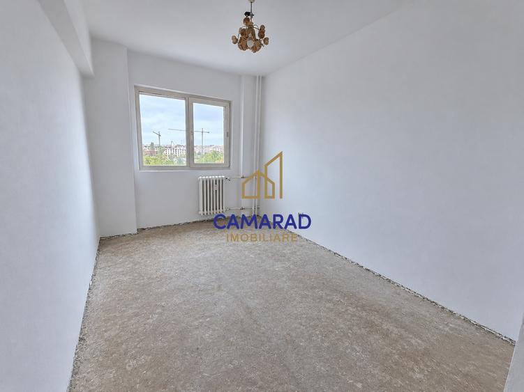 Apartament cu 4 camere decomandat în Pantelimon