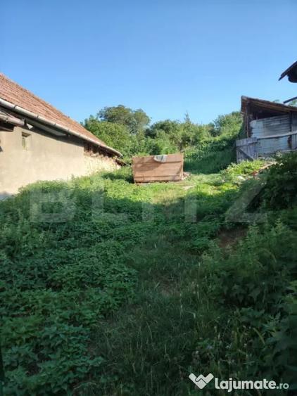 Casă cu 2 camere cu Teren 2111 Mp în Săndulești