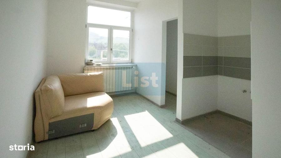 Spațiu comercial, de 600 mp, în Moniom