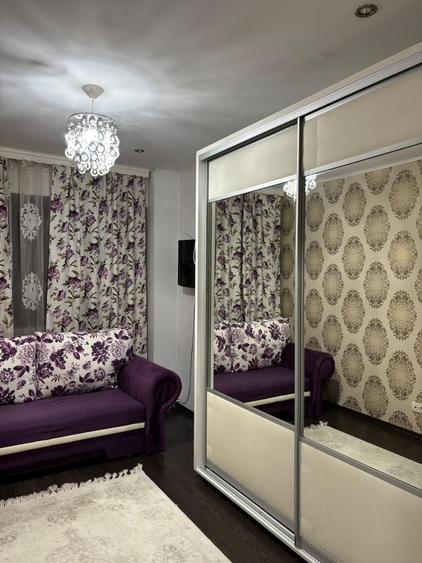 Apartament cu 3 camere decomandat în Exterior Vest