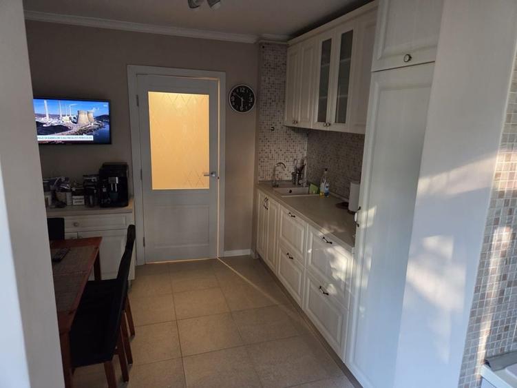 Apartament cu 3 camere decomandat în Rahova