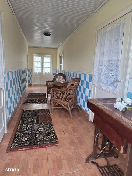 Casă cu 4 camere cu Teren 1500 Mp în Zamostea