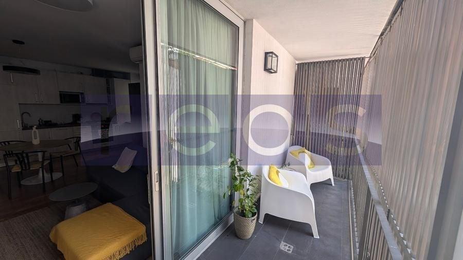 Apartament cu 3 camere semidecomandat, mobilat în P-ța Victoriei