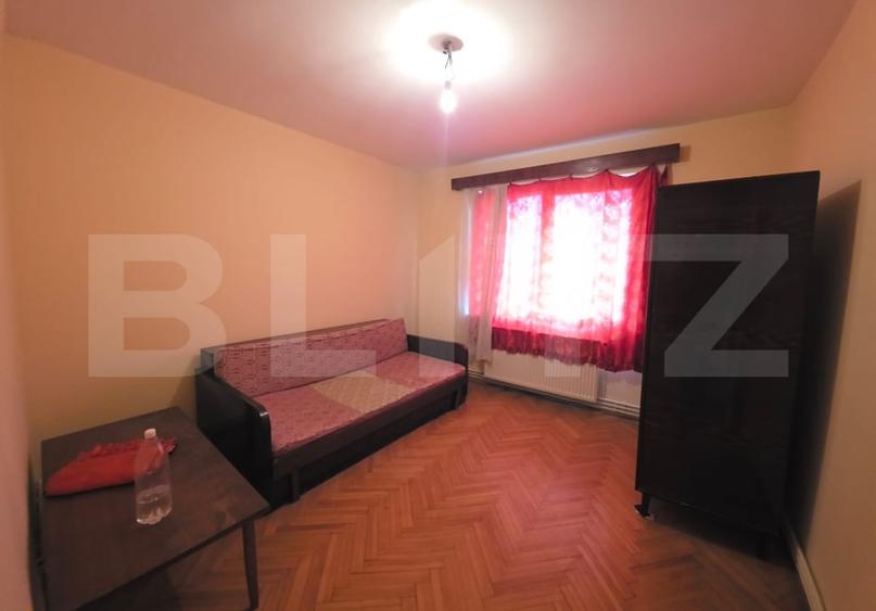 Apartament cu 3 camere decomandat, mobilat în Calea Sighisoarei