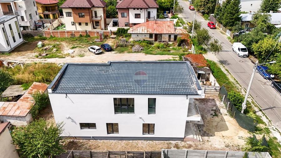 Casă individuală cu 5 camere cu Teren 400 Mp în Ultracentral