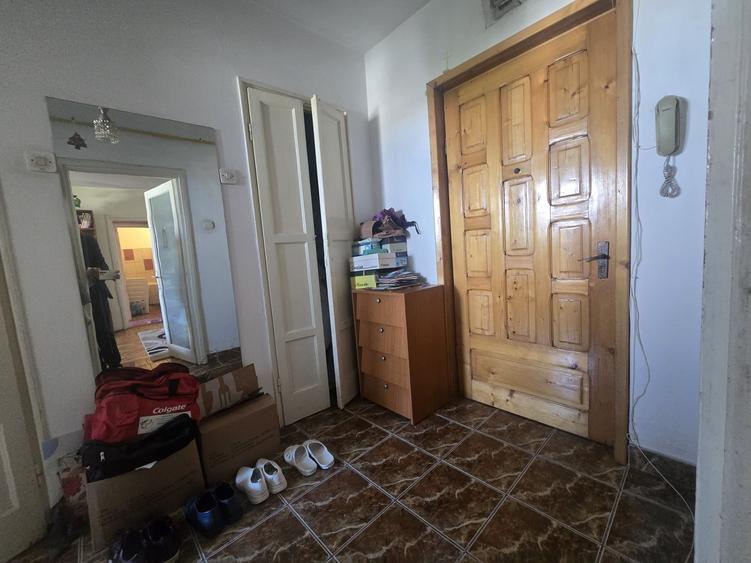 Apartament cu 2 camere semidecomandat, mobilat în Copou