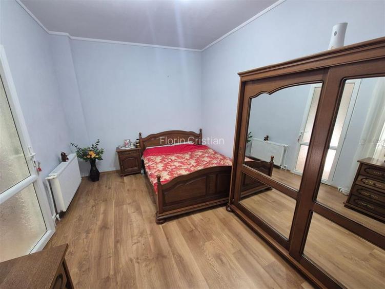 Casa indiviziune 2 camere zona Centru, caramida, toate utilitatile