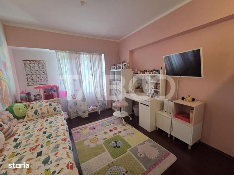 Apartament cu 3 camere decomandat în Central