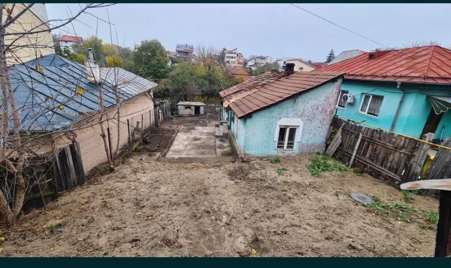 Teren Construcții intravilan de 447 mp, în Valea Rosie