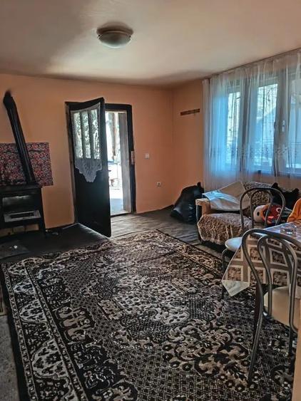 Casă cu 3 camere în Hurez