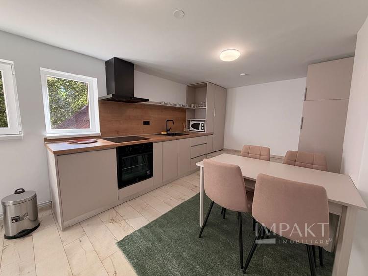 Apartament cu 2 camere decomandat, mobilat în Central