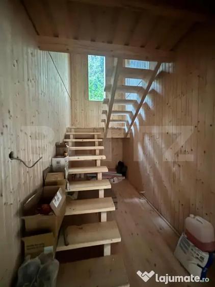 Casă cu 7 camere cu Teren 1170 Mp în Colibița