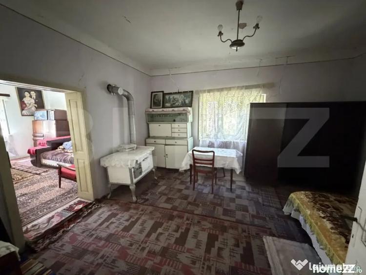 Casă cu 2 camere cu Teren 3673 Mp în Coșeiu