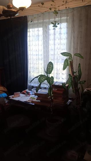Apartament cu 3 camere decomandat în Mărăței