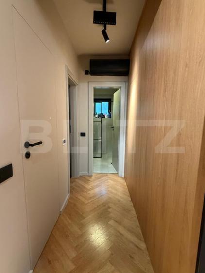 Apartament cu 4 camere decomandat în Est