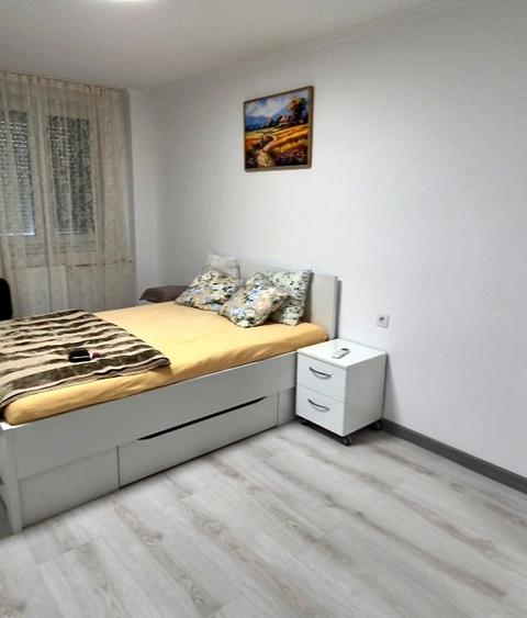 Apartament cu 2 camere decomandat, mobilat în Ultracentral