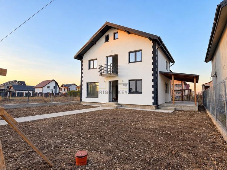 Casă individuală cu 4 camere cu Teren 300 Mp în Tunari