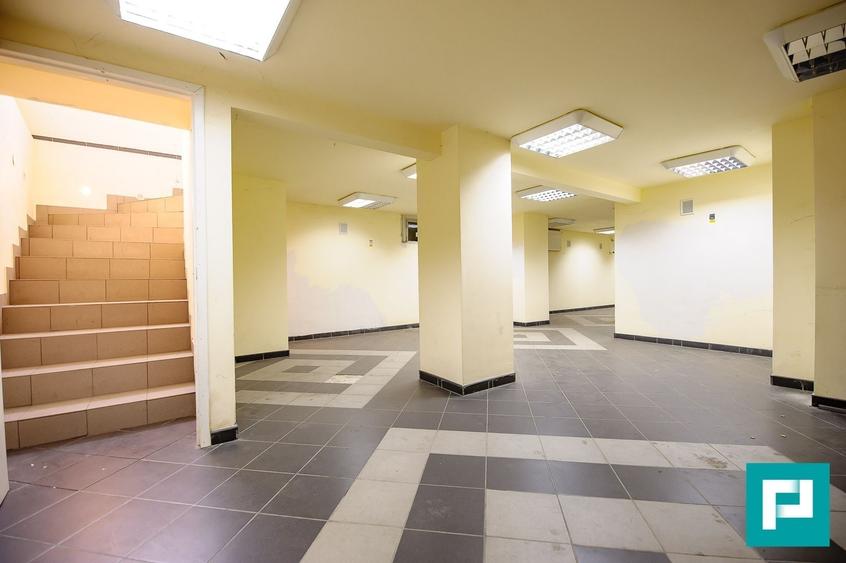 Spațiu comercial, de 200 mp, în Central