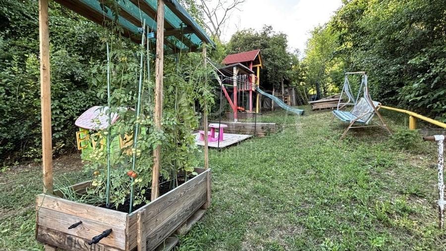 Casă individuală cu 4 camere cu Canalizare în Grigorescu