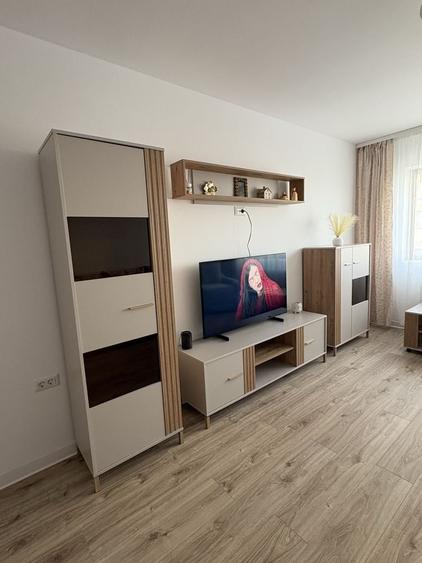 Apartament cu 2 camere decomandat în Ipotești