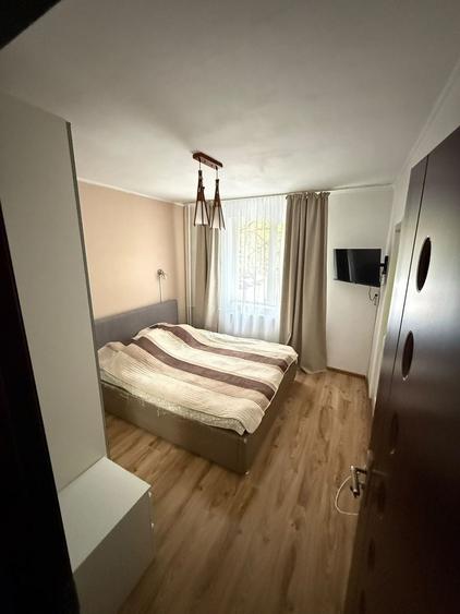 Apartament cu 3 camere semidecomandat în 1 Decembrie 1918