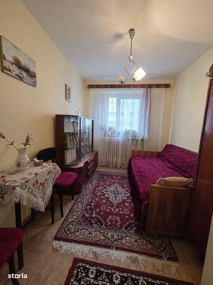 3 Camere confort 1 decomandate Capatul lui 4 - 8