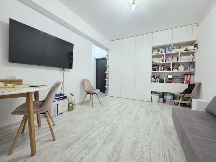 Apartament cu 2 camere în Apărătorii Patriei