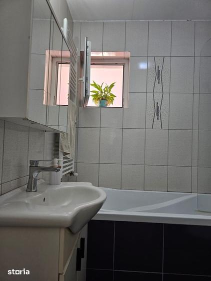 Apartament cu 3 camere decomandat în Sud