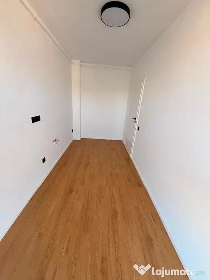 Spațiu comercial, de 45 mp, în Florești