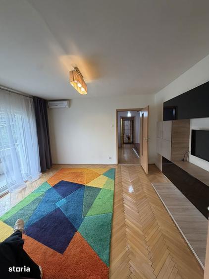 Apartament cu 3 camere în Medicină