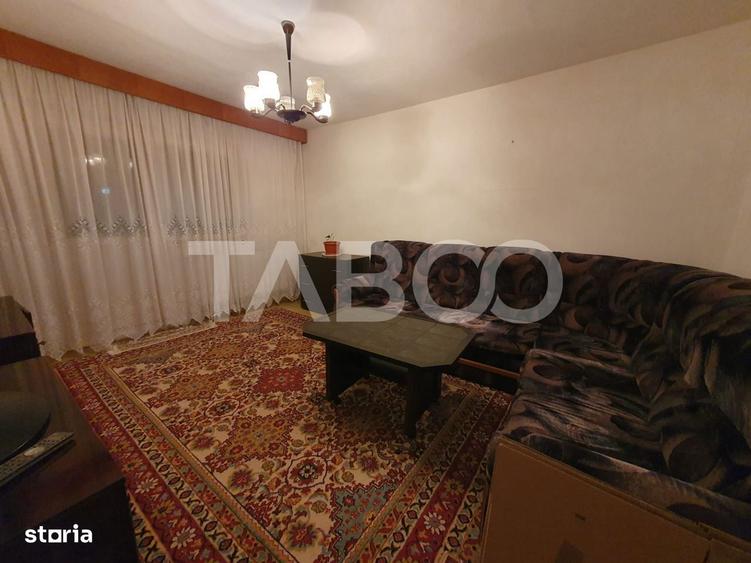 Apartament cu 2 camere decomandat, mobilat în Central