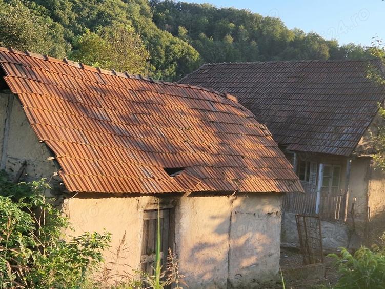 Casă cu 3 camere în Căpruța