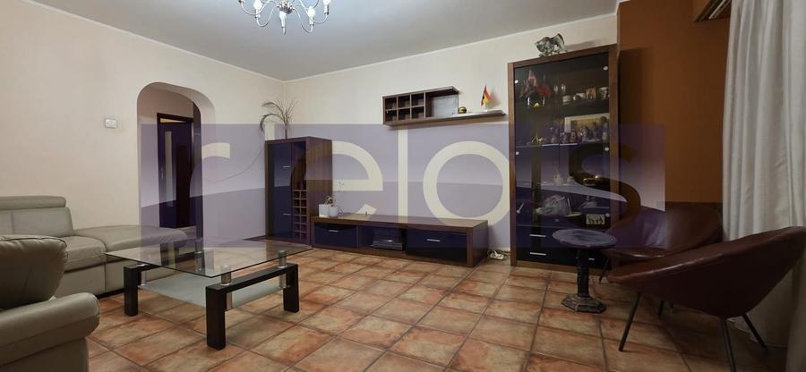 Apartament cu 3 camere decomandat, mobilat în Nerva Traian