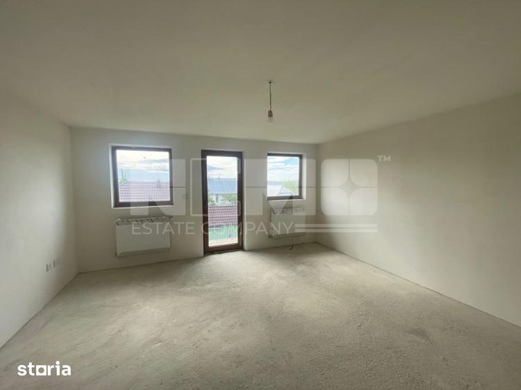 Casă cu 9 camere cu Teren 631 Mp în Burla