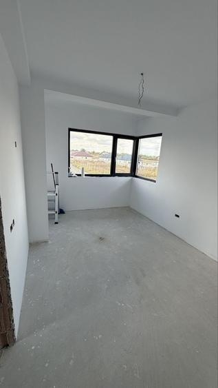 Casă cu 4 camere în Olteni