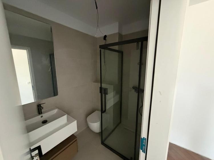 Apartament cu 3 camere semidecomandat în Florești — fotografia 3